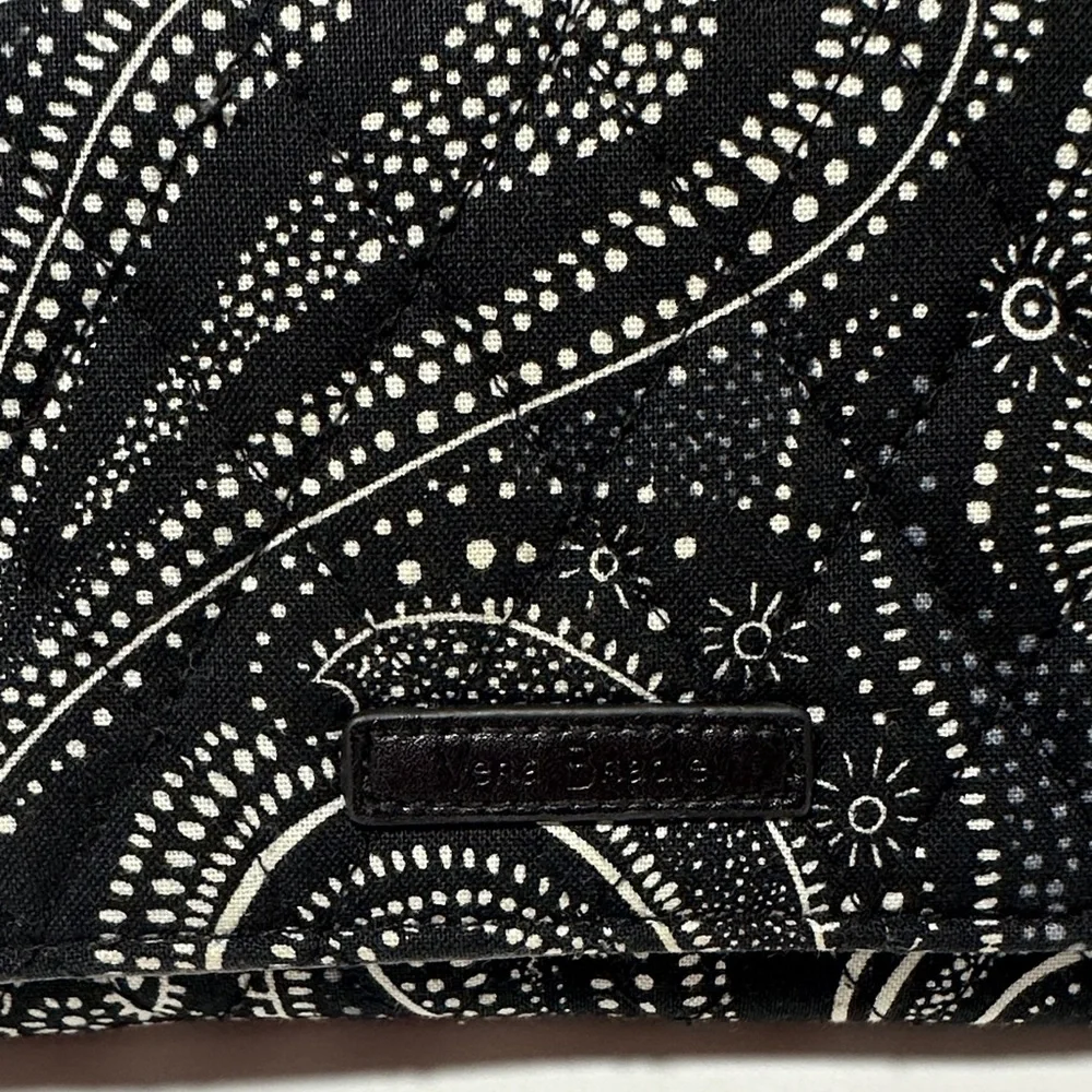 Vera Bradley RFID Wallet – Stellar Paisley Black & White (Retired Pattern 2023) - Picture 3 of 7